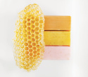 Peelingujące mydło z pyłkiem pszczelim i miodem