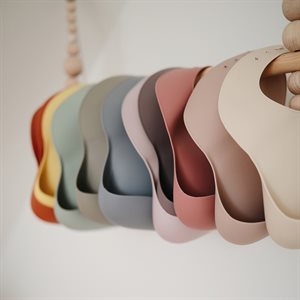 Mushie Śliniak Silikonowy Forest Green