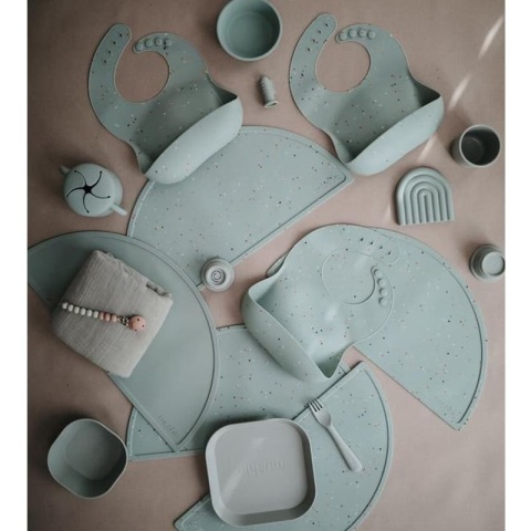 Mushie Podkładka silikonowa na stół Cambridge Blue Confetti