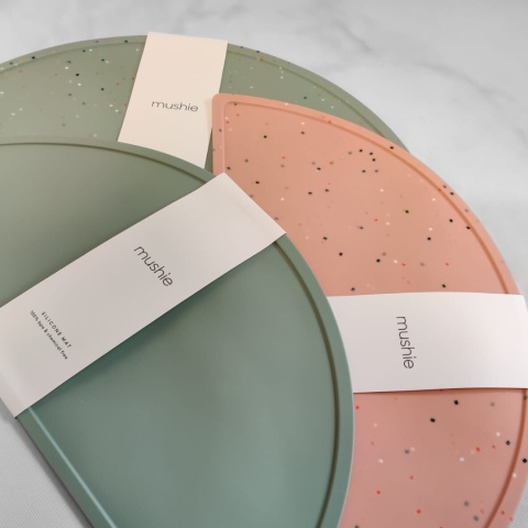 Mushie Podkładka silikonowa na stół Cambridge Blue