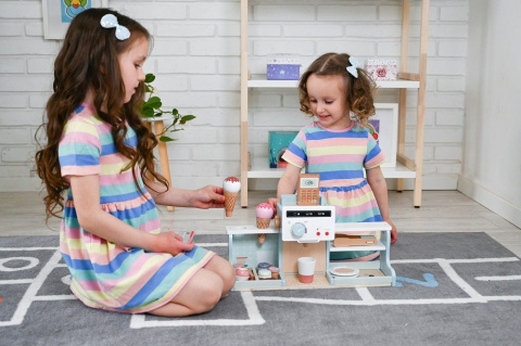 Adam Toys Lodziarnia Kawiarnia z lodami