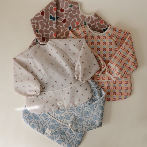 Mushie Śliniak z Długim Rękawem - Cherries