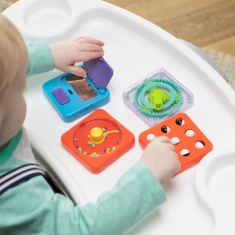 Fat Brain Toys PlayTab Sensoryczny Kwadrat | Biało-Czarne Kuleczki