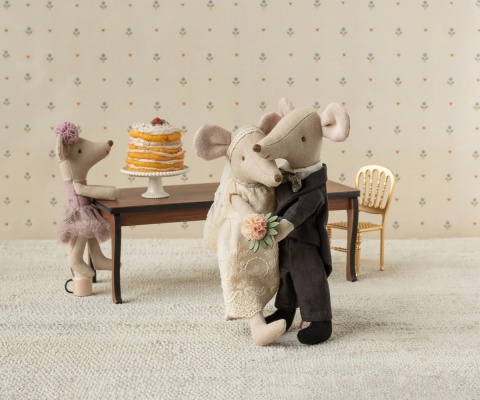 Maileg Pair of wedding mice in a box | mom and dad