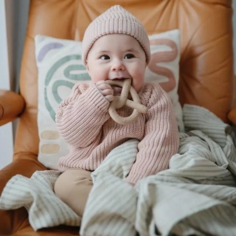 Mushie Silikonowy Gryzak Precel Pretzel | Natural