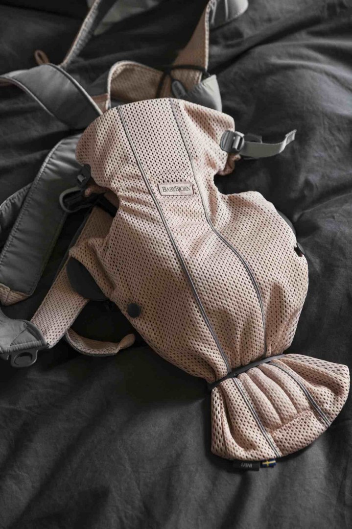 BABYBJORN MINI 3D Mesh - nosidełko, Perłowy Różowy